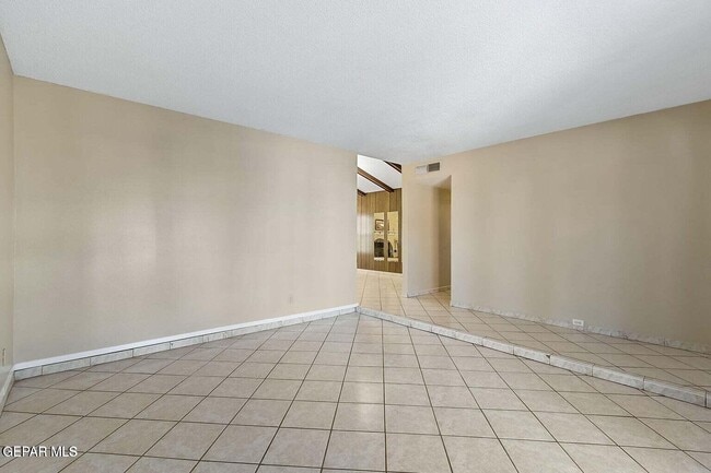 Building Photo - 220 Rio Tinto Dr