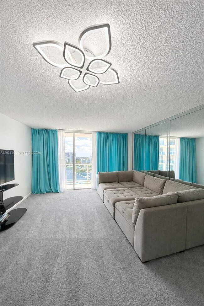 Building Photo - 3800 S Ocean Dr