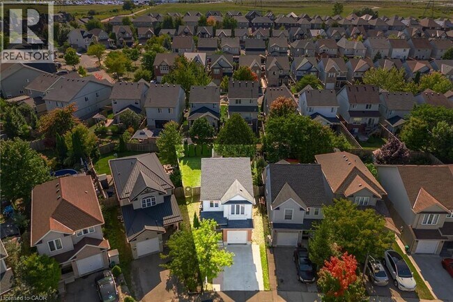 Building Photo - 525 Chablis Dr