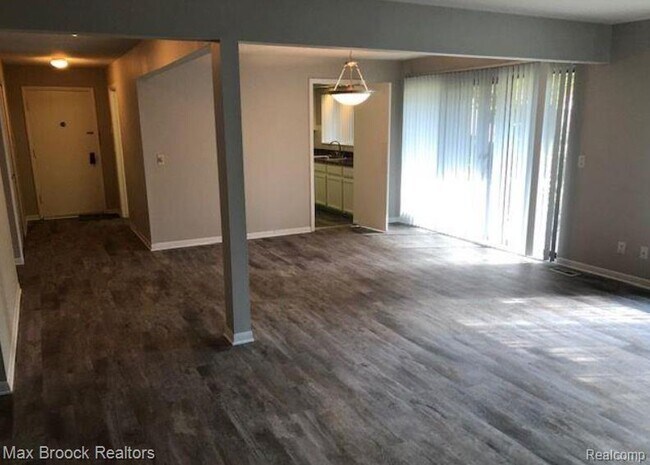 Foto del edificio - 16255 W Nine Mile Rd