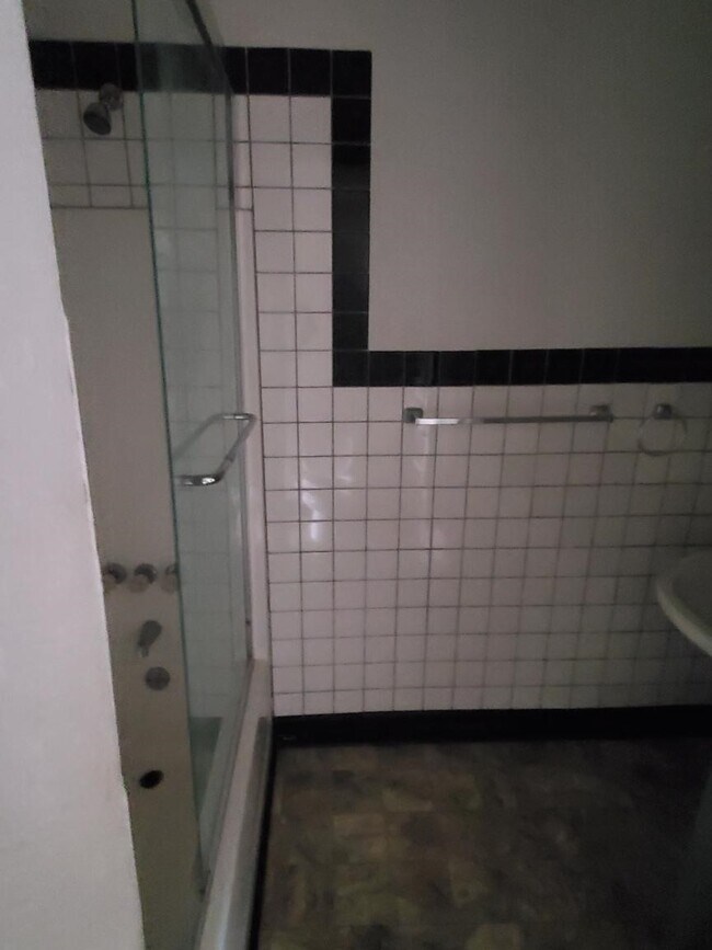 Foto del edificio - 202 W G Ave