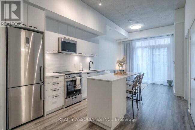 Photo du bâtiment - 609 St Clair Ave W