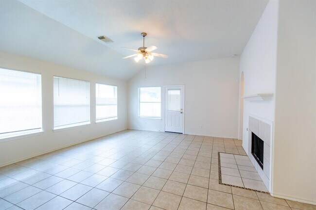 Foto del edificio - 6359 Bright Falls Ln