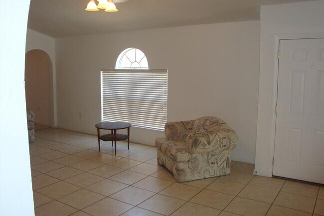 Building Photo - 8629 Claiborne Ct