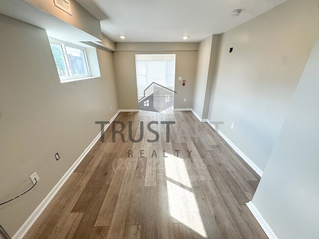 Foto del edificio - 5448 Springfield Ave