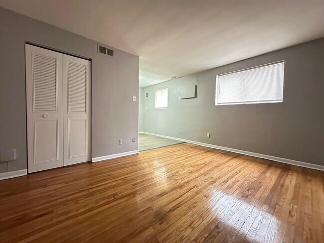 Foto del edificio - 7100 Oxford Ave