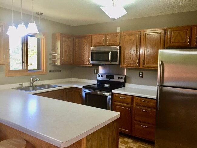 Building Photo - 728 Green Briar Rd