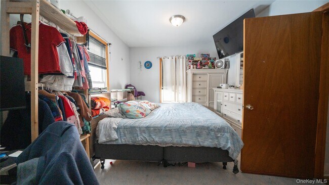 Foto del edificio - 130 Mahopac Ave