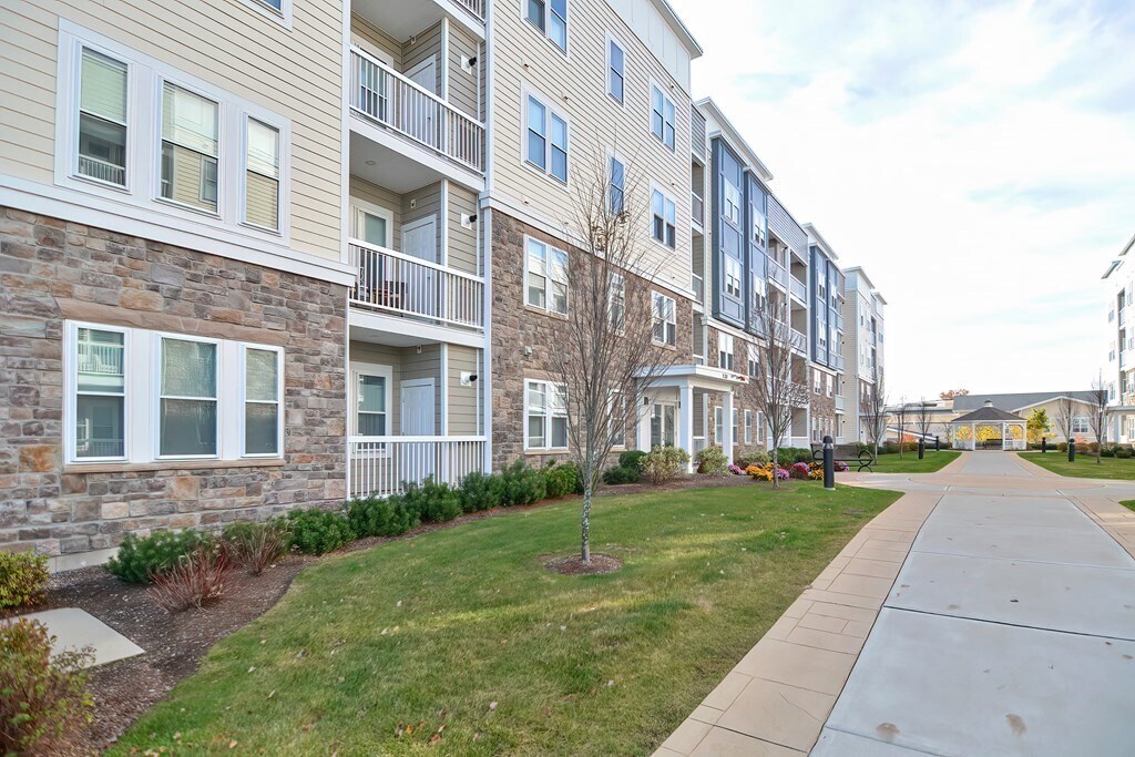 130 University Ave Unit 1305, Westwood, MA 02090 Condo for Rent in