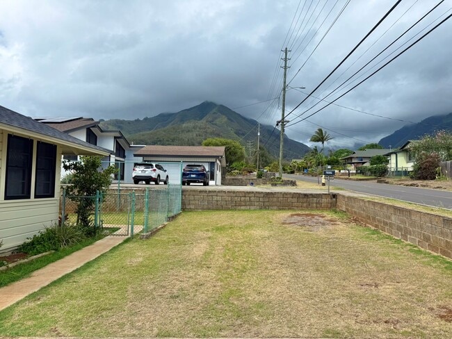 Building Photo - Newly Upgraded 3 Bedroom / 2 Bathroom - Ma...