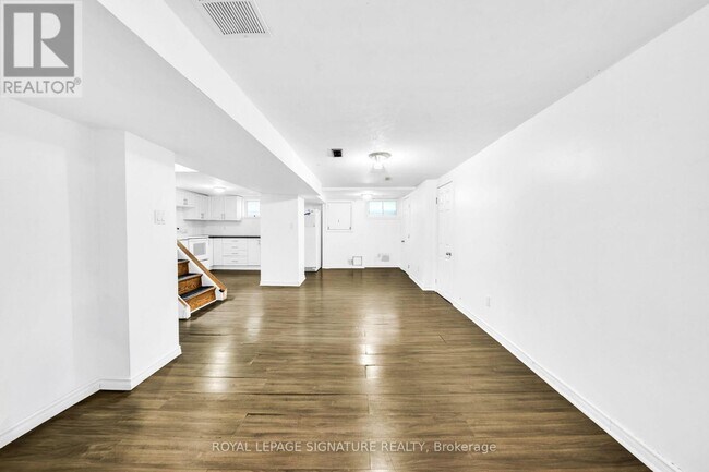 Building Photo - 43 Parkside Dr