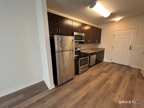 Building Photo - 110 Towne St