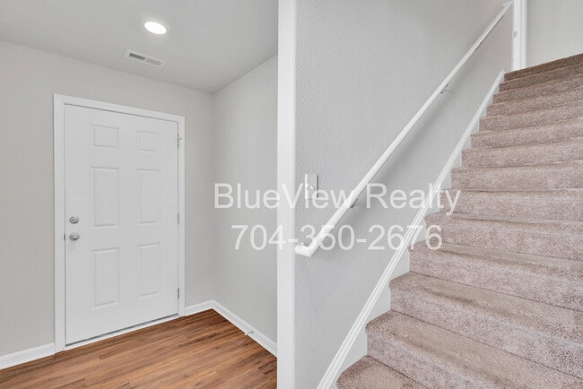 Foto del edificio - 9330 Creedmore Hills Dr