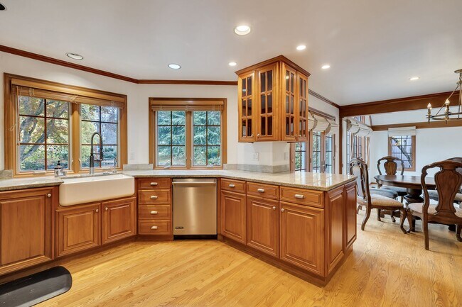 Building Photo - CLICK "REQUEST A TOUR" NOW!