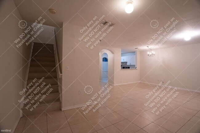 Building Photo - 4 br, 3 bath Townhome - 26246 SW 135th Pl