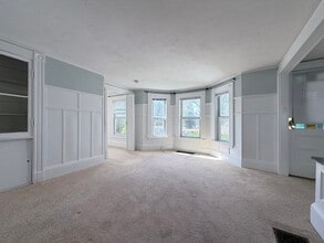 Building Photo - 231 Forest St