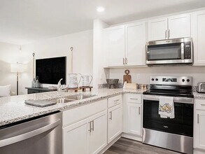 Building Photo - 539 Gemstone Blvd