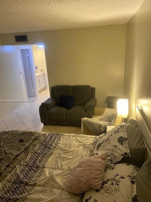 Foto del edificio - 4848 NW 24th Ct