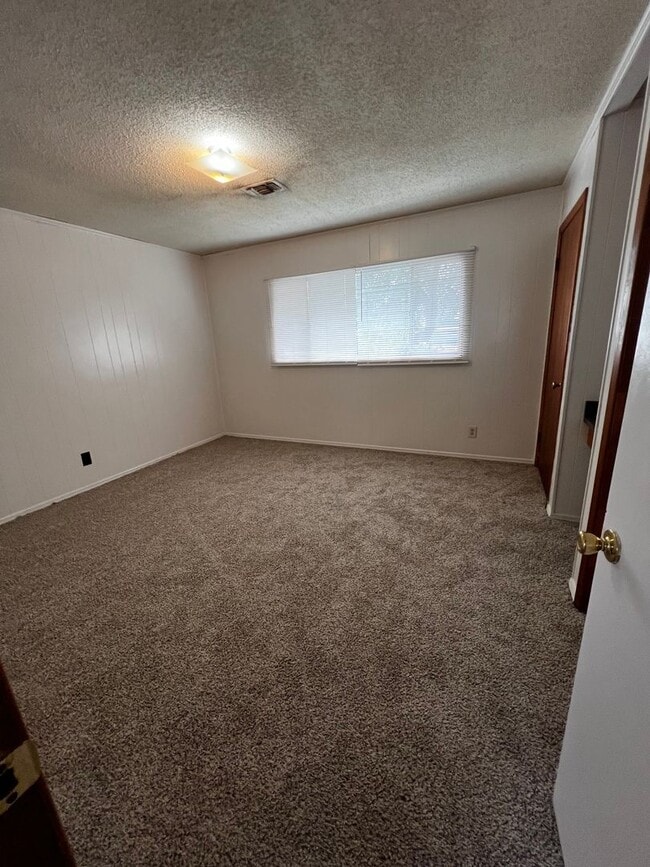 Foto del edificio - 596 Florosa Ct