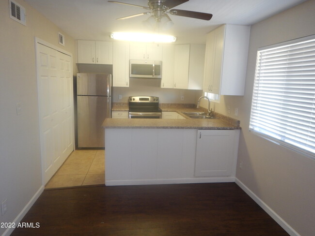 Foto del edificio - 17847 N 40th St