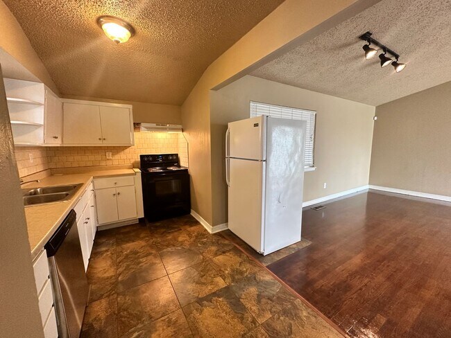 Foto del edificio - Nice 2 Bed 1 Bath OKC