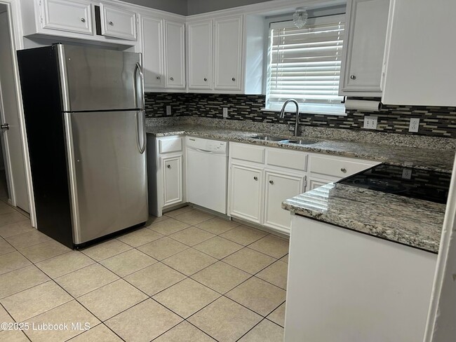 Foto del edificio - 4630 Erskine St