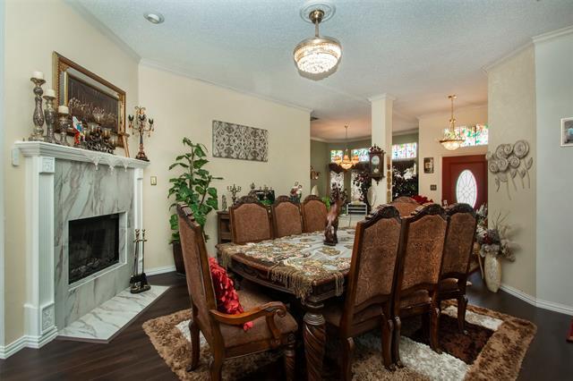 Building Photo - 716 Cottonwood Bend Dr