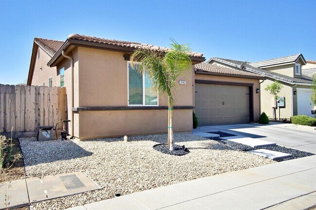 Foto del edificio - Beautiful 3/2.5 near Clovis East High School