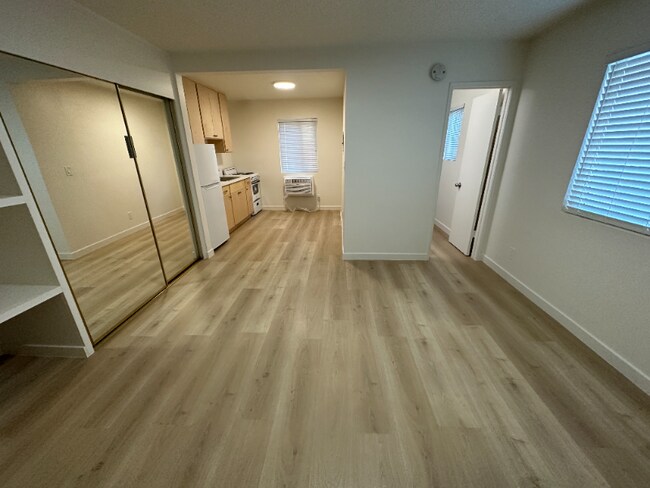 Building Photo - 5541 Laurel Canyon Blvd