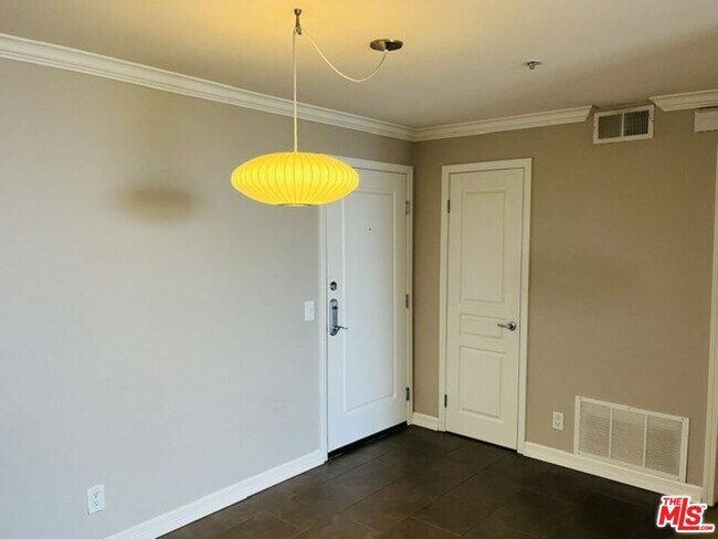 Foto del edificio - 7320 Hawthorn Ave