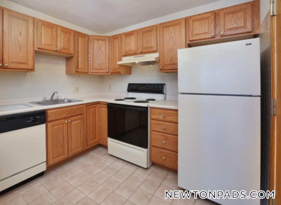 Primary Photo - 276 Grove St