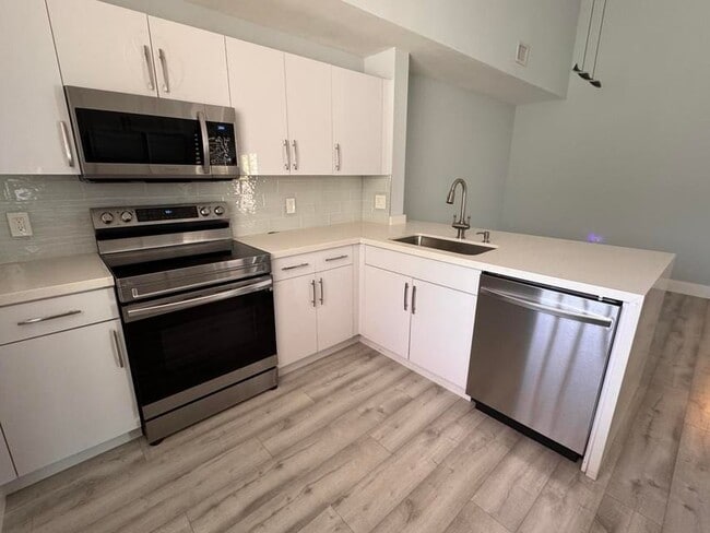 Building Photo - 6936 SW 39th St