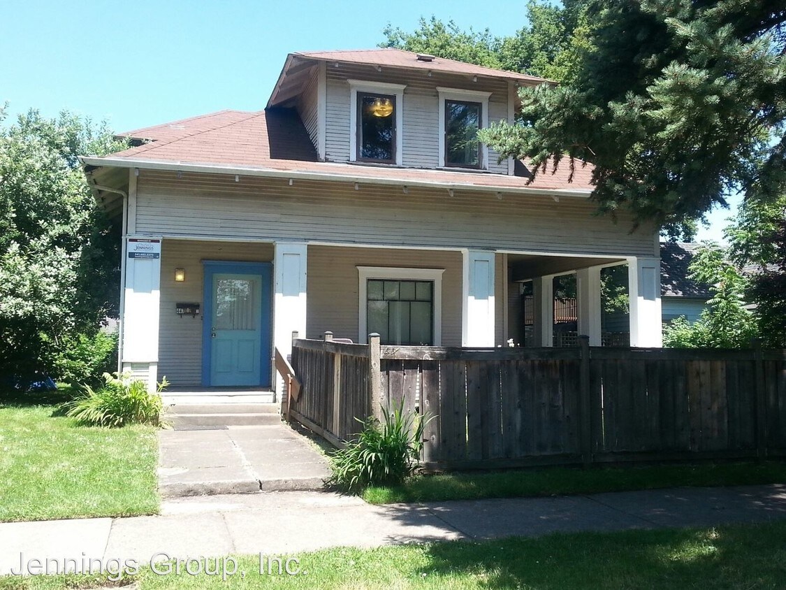 Primary Photo - 447-452 E 15th Ave