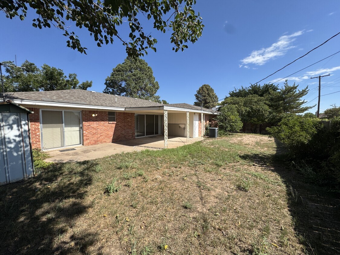 Foto principal - 2201 Barnett Dr