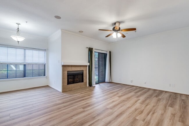 Building Photo - 6006 Auburndale Ave
