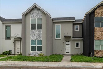 Building Photo - 5404 N Crown Point