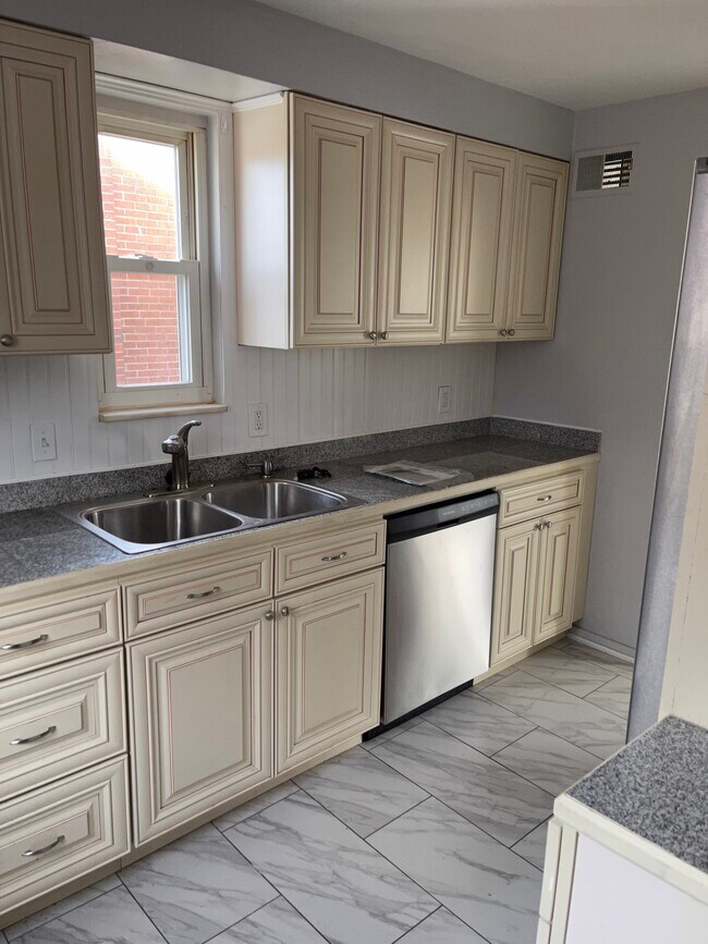 Foto del edificio - 1850 Ohio Ave