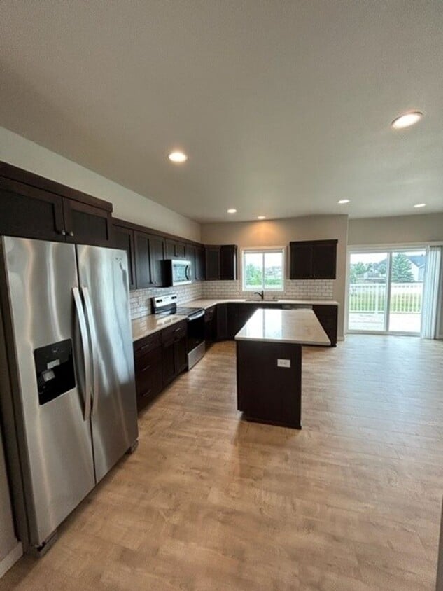 Foto principal - 3027 39th Ave S