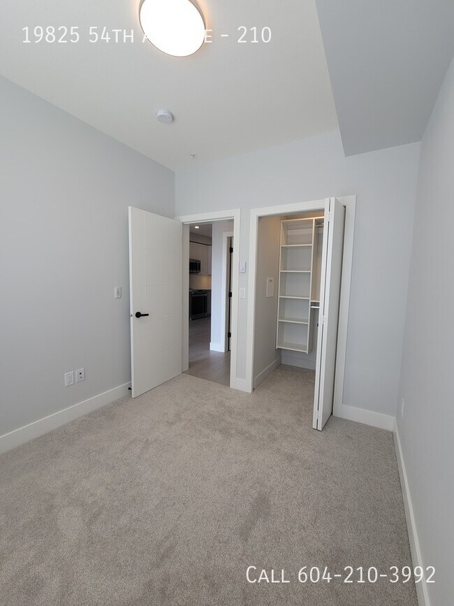 Photo du bâtiment - Move-in Ready with 1/2 month free