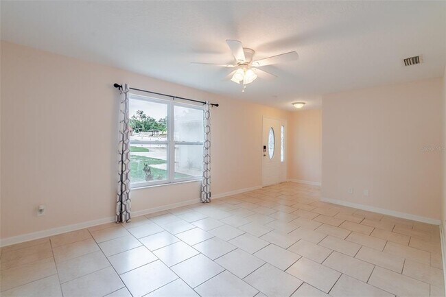 Foto del edificio - 8918 134th St N