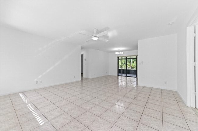 Building Photo - 13751 59th Ct N