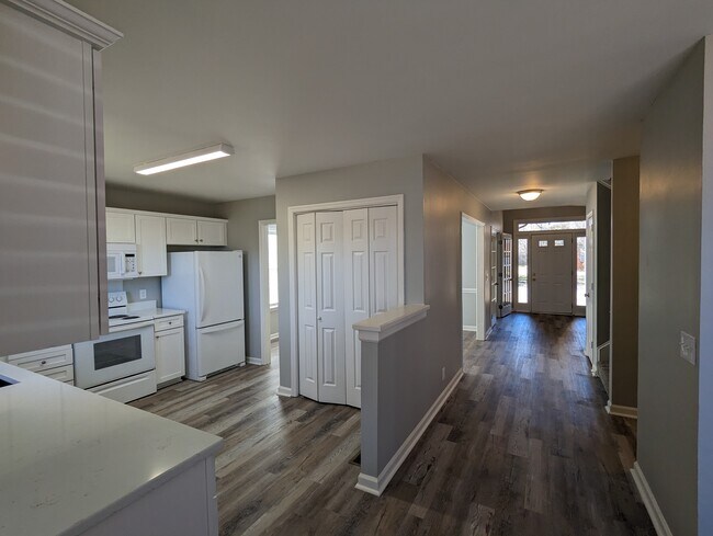 Building Photo - 4713 Derbyshire Dr