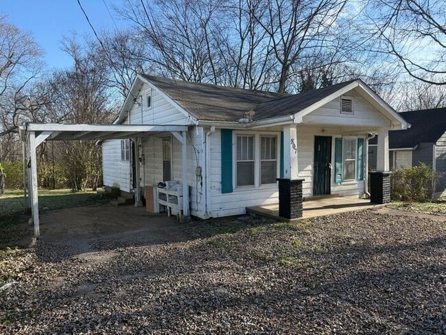 Building Photo - Cottage Style Home Super Close to Downtown!