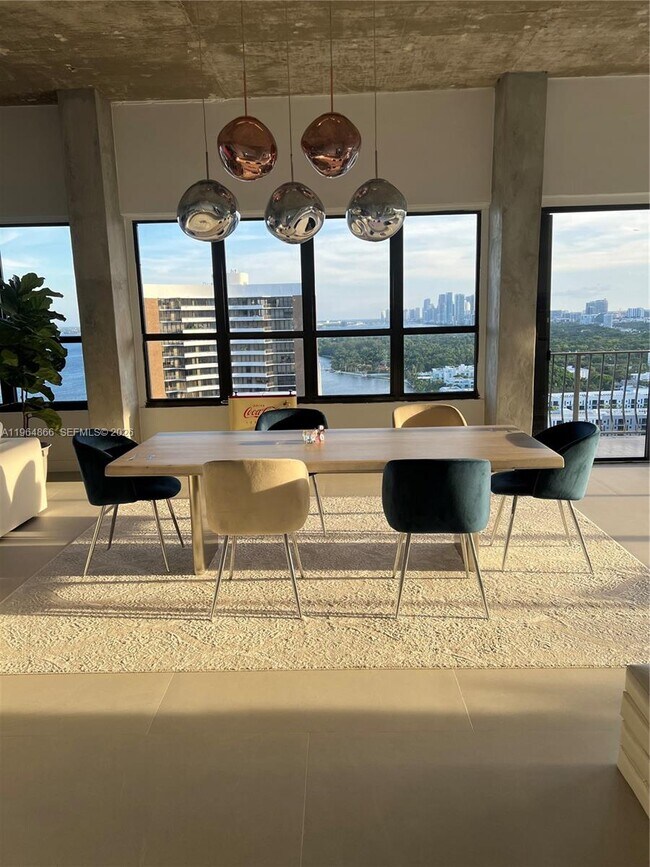 Foto del edificio - 780 NE 69th St