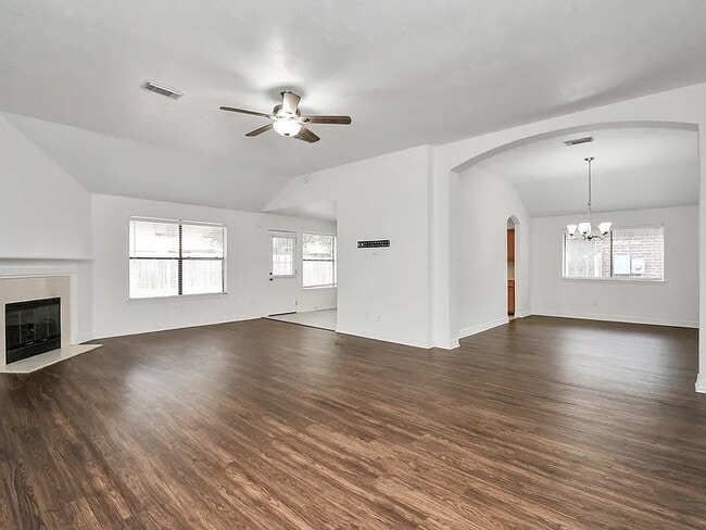 Building Photo - 16122 Cypress Point Dr