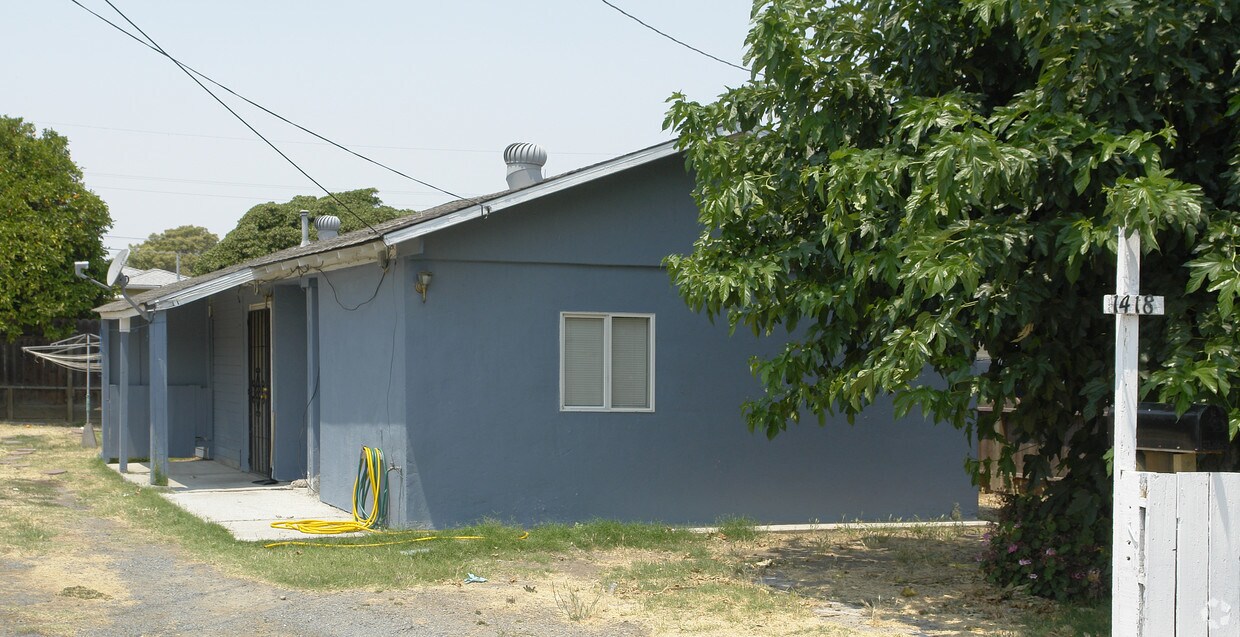 Building Photo - 1414-1418 Wisner Dr