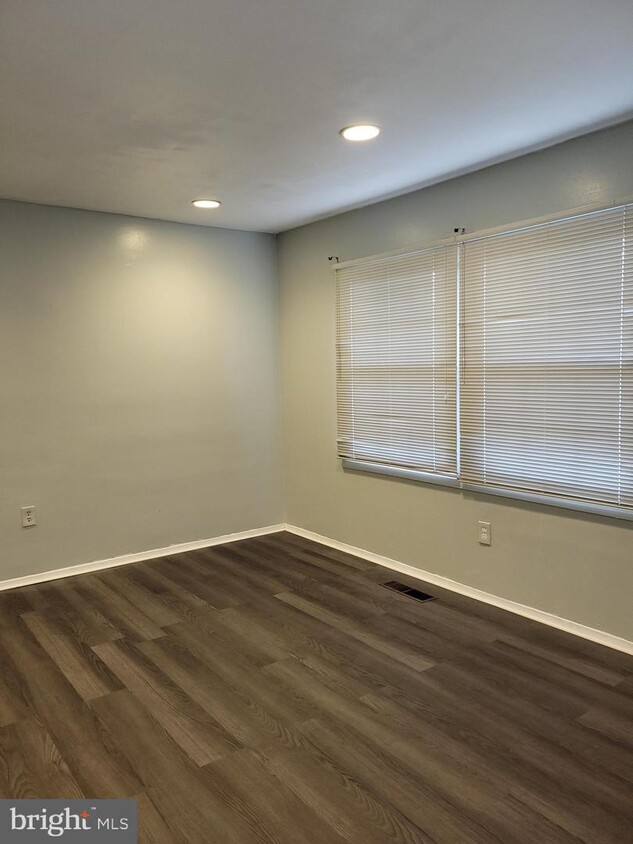 8 Rutledge Pl, Willingboro, NJ 08046 Townhome Rentals in Willingboro