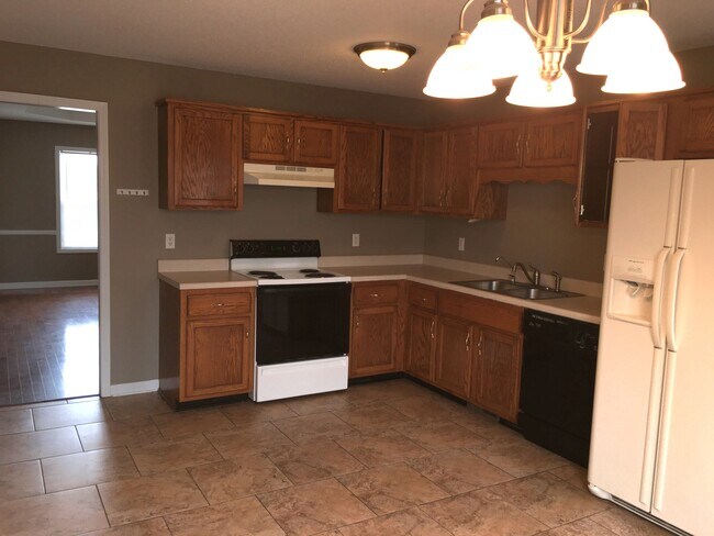 Building Photo - 229 Grassmire Dr