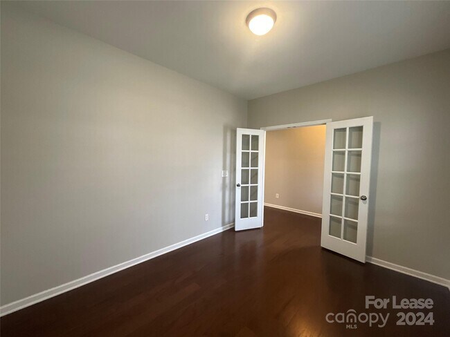Building Photo - 1109 Wainscott Dr