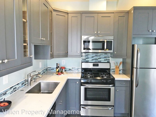 Building Photo - 685 30th St